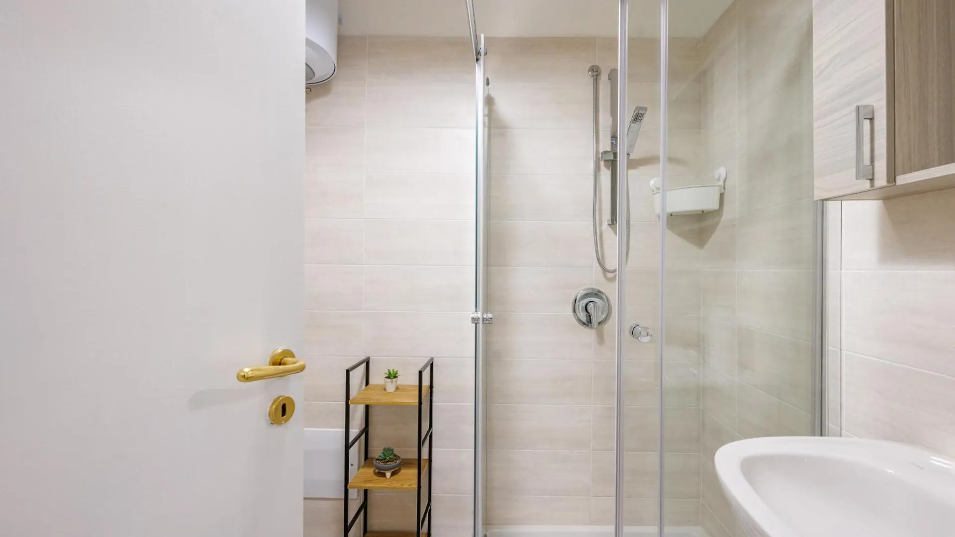 Garibaldi Central Station Apartment By Wonderful Italy Naples Italy